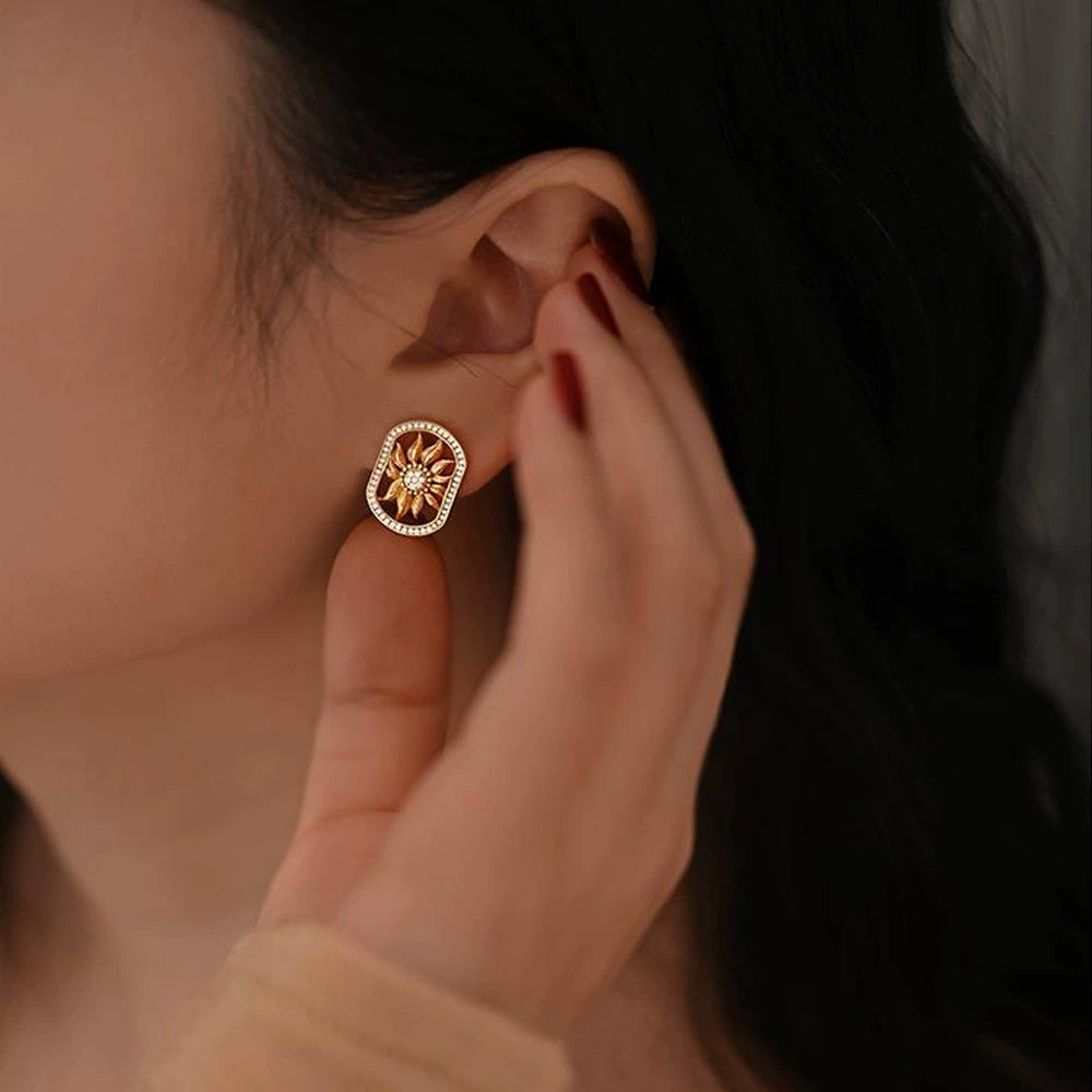 Just Lil Things Bloom Sunflower Stud Earrings – Oval Frame & Crystal Detail jlt13313