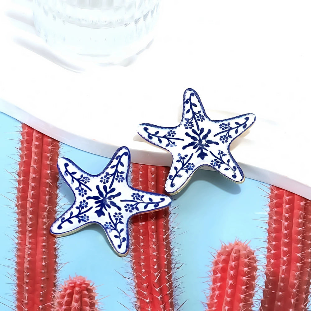 Just Lil Things Ocean Bloom Starfish Stud Earrings – Blue & White Floral Design jlt13314