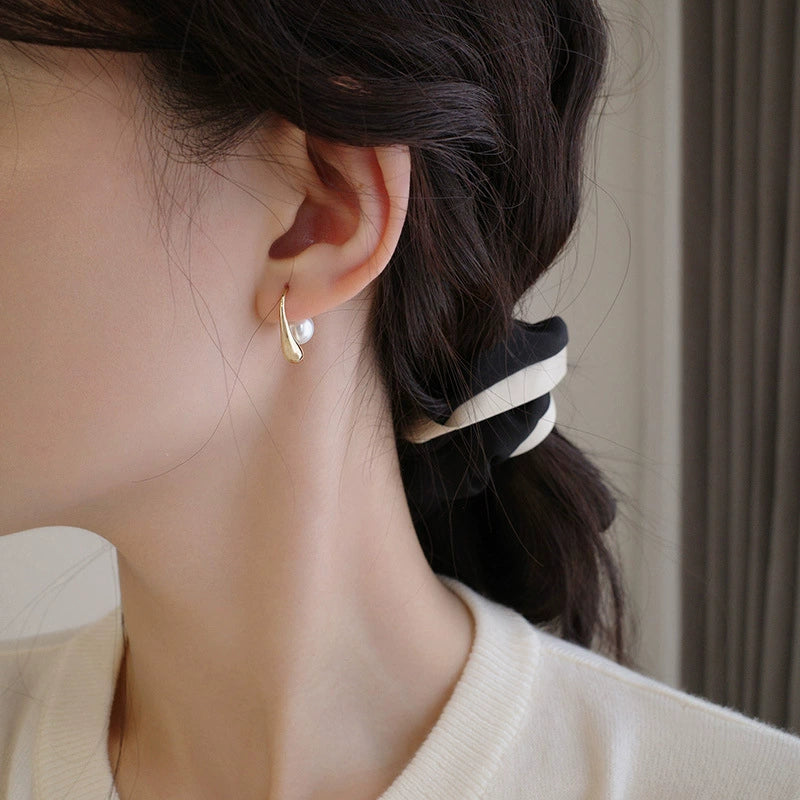 Just Lil Things Elegant Teardrop Pearl Hook Earrings jlt13300