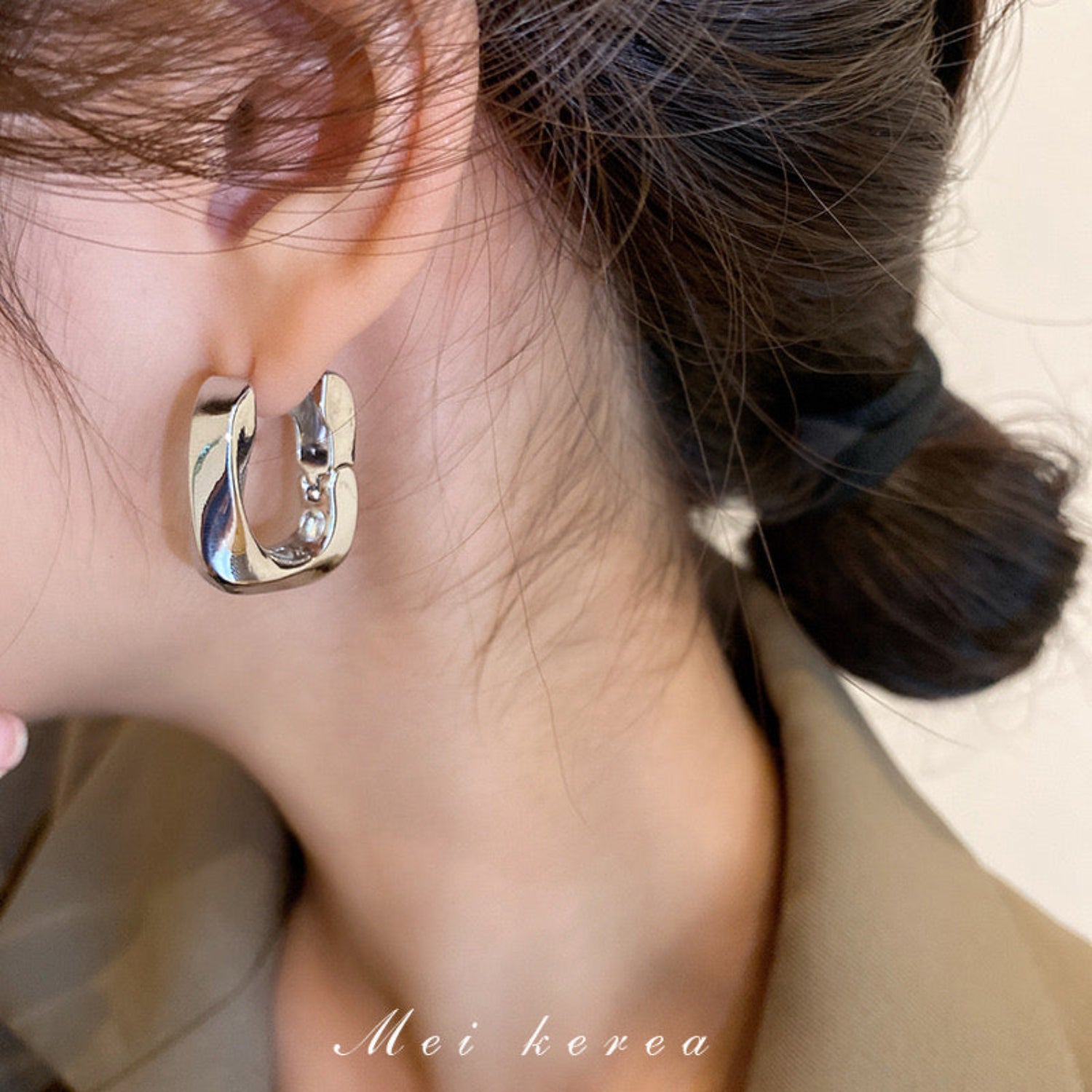 Just Lil Things Silver Hoop Earrings jlt12034