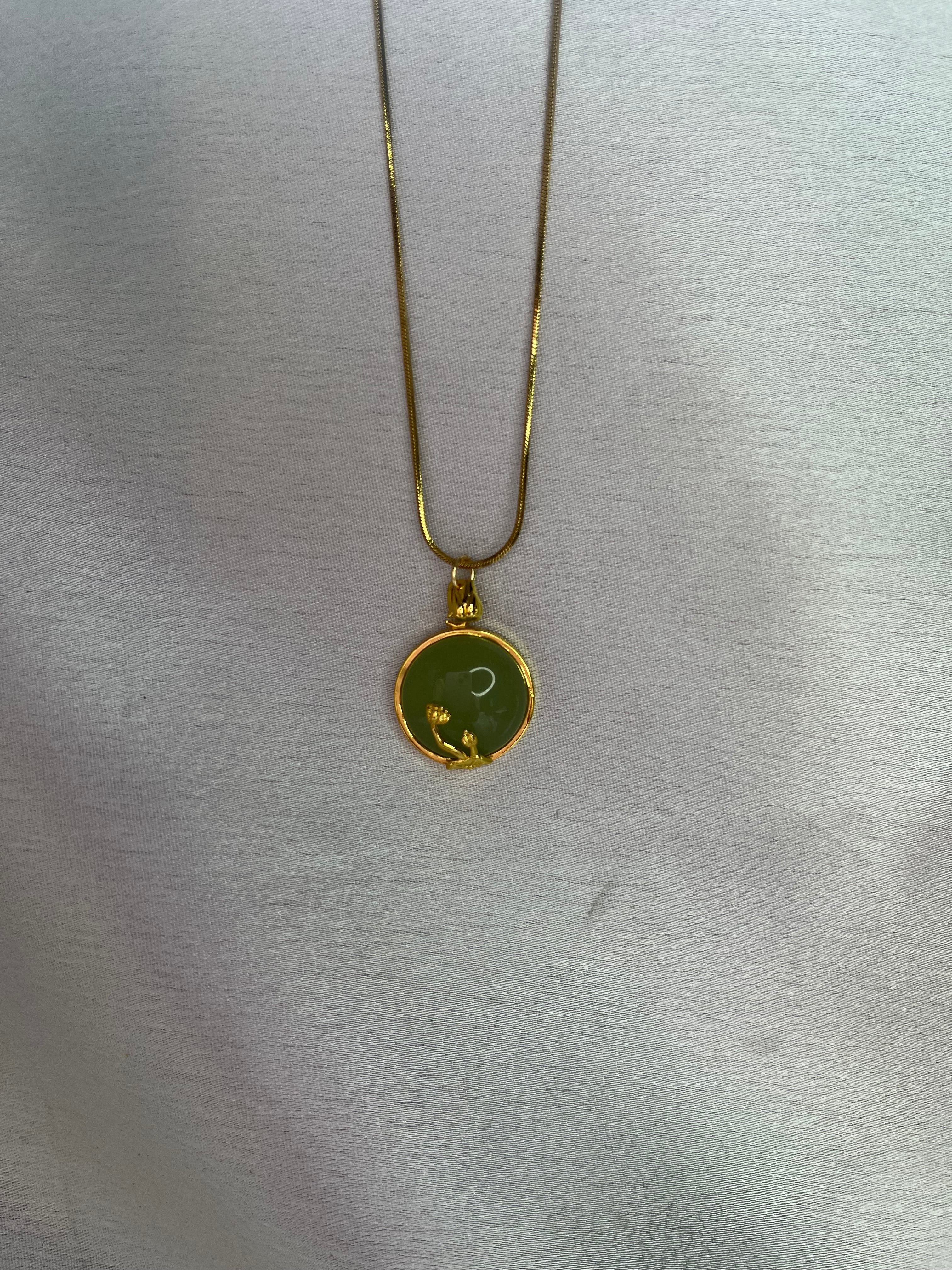 Gold-Color Minimalist Round Pendant Necklace with Enamel Lotus Accent – Elegant and Timeless Jewelry-jltn0504