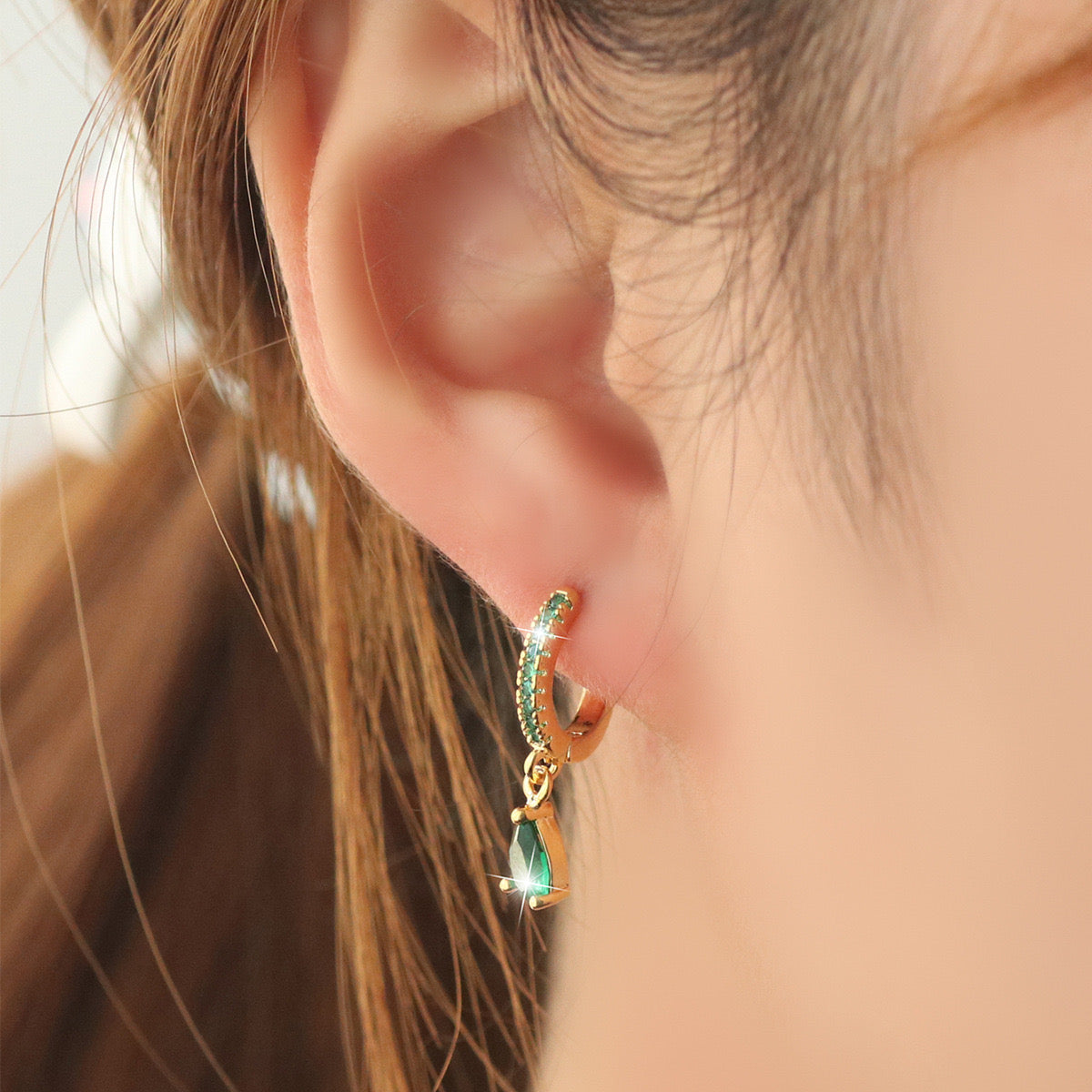 Gold Hoop Earrings with Green Gemstones jlt11708