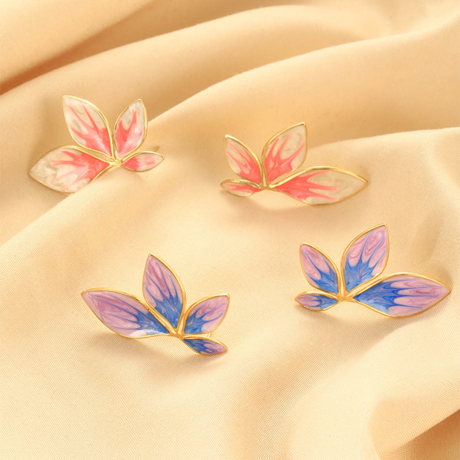 Just lil things Petals Pin Earrings