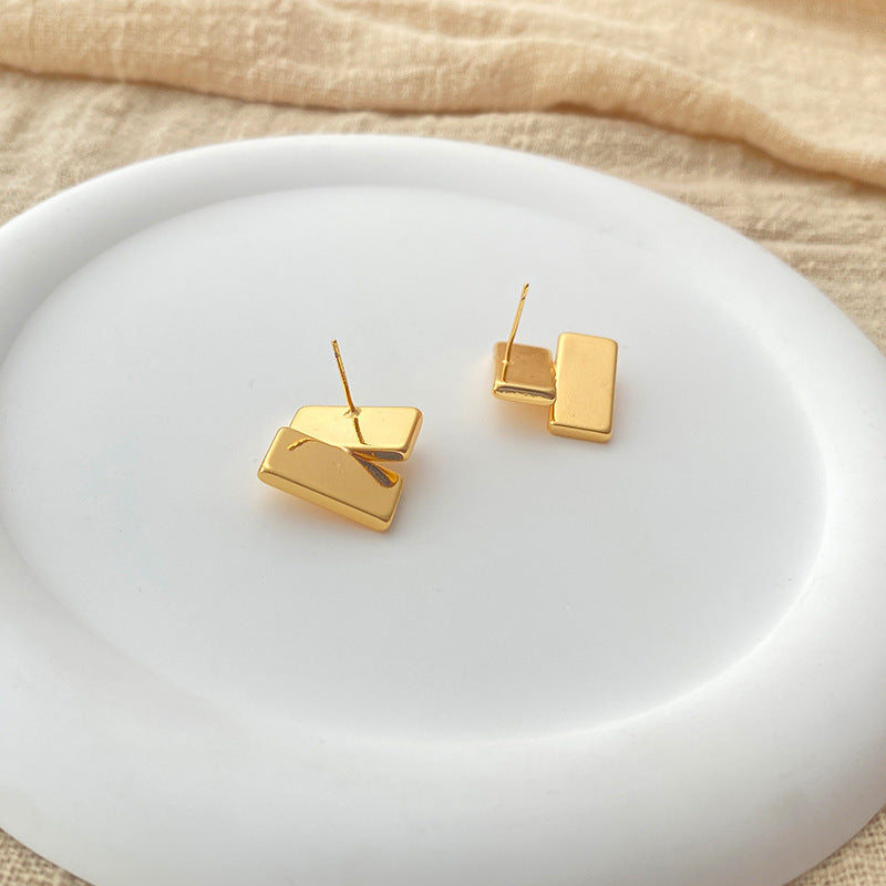just-lil-things-gold-pin-earrings-23