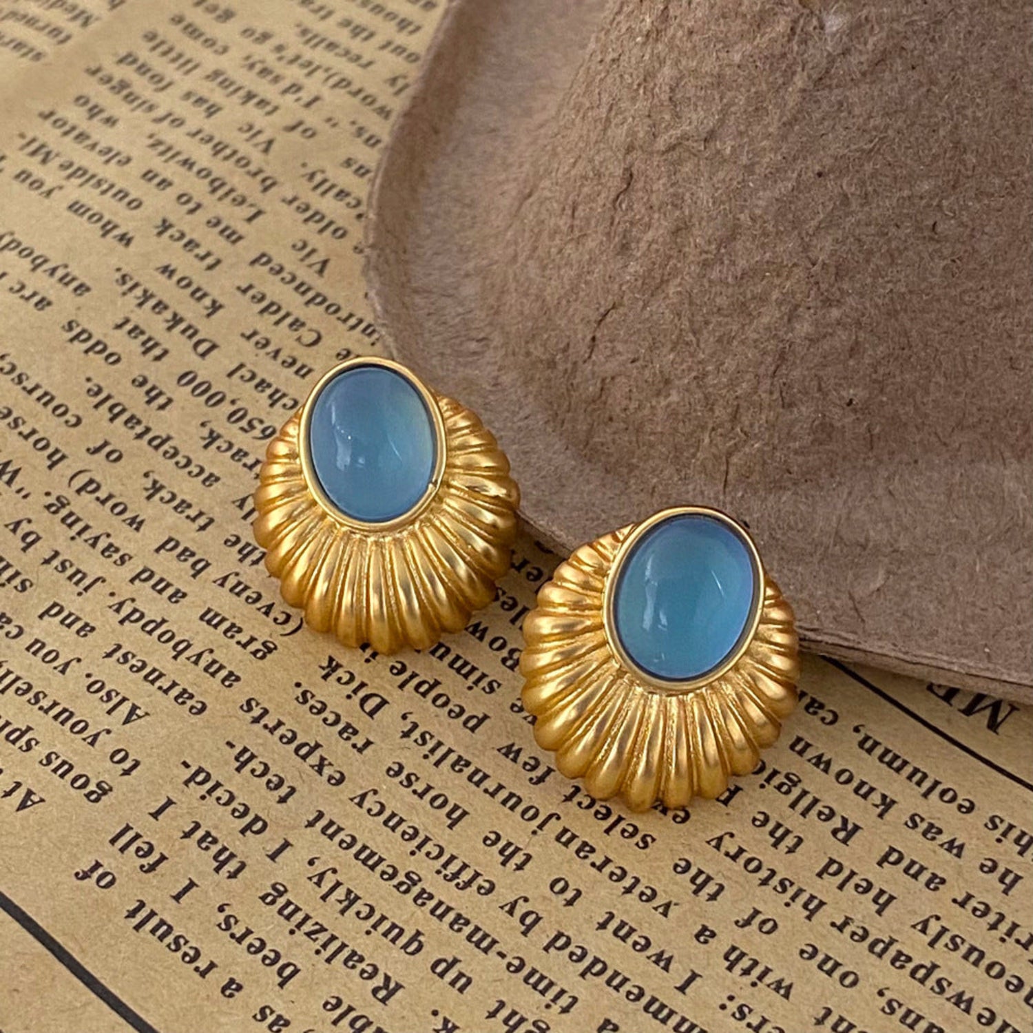 Vintage Style Oval Onyx Blue Stud Earrings JLT12713