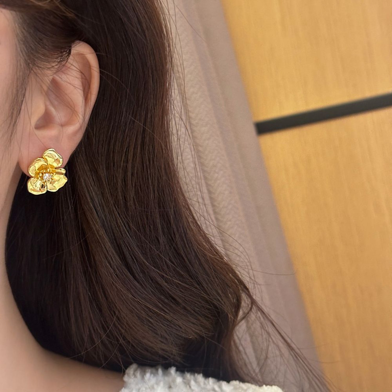 Centre Stone Studed Floral Style Gold Stud Earrings JLT12895