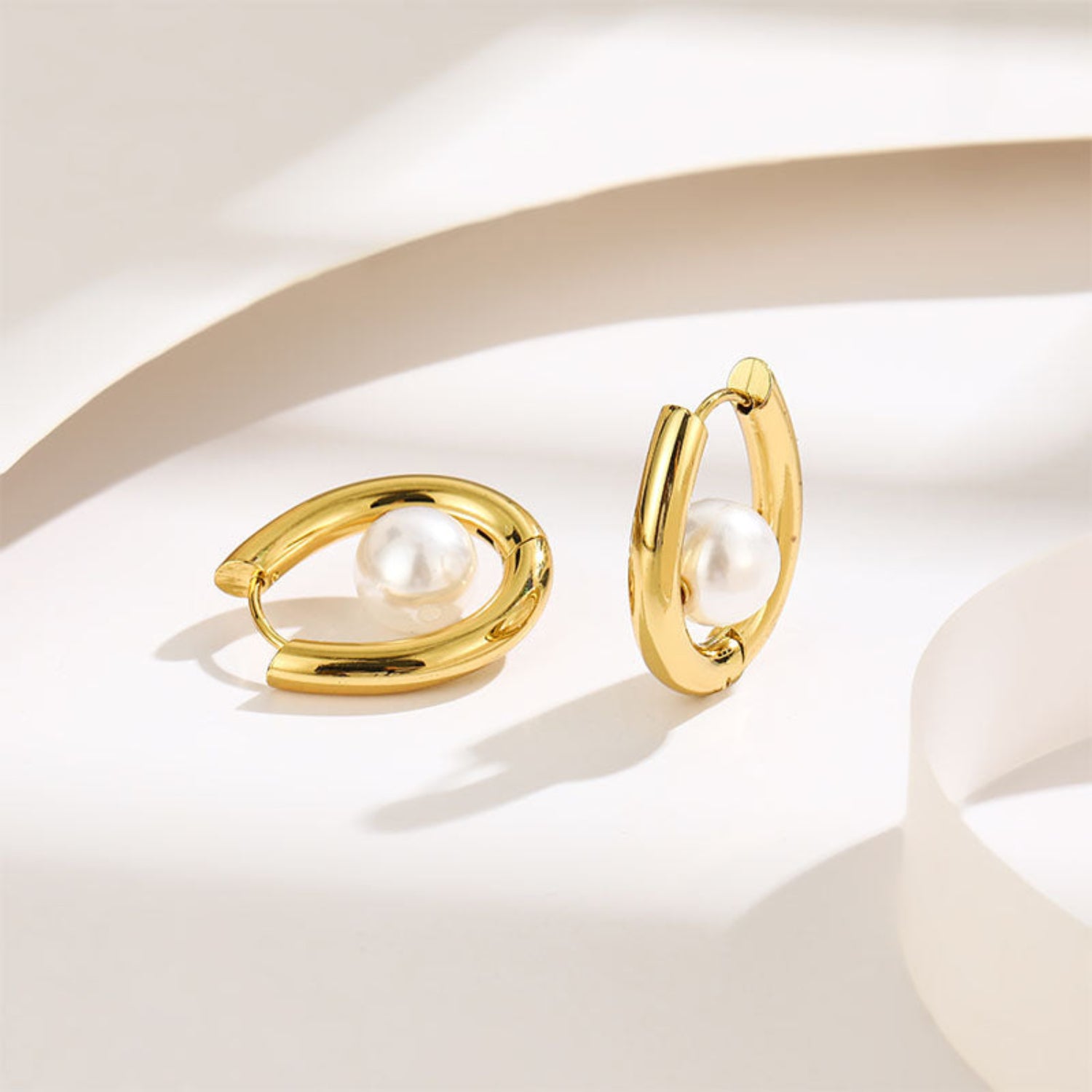 Oval Shaped Pearl Elegance Hoop styled Earring JLT12982
