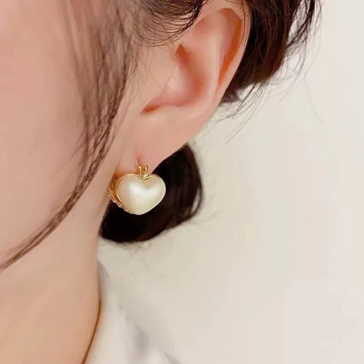 White Crystal Heart Huggie Earrings JLT13525