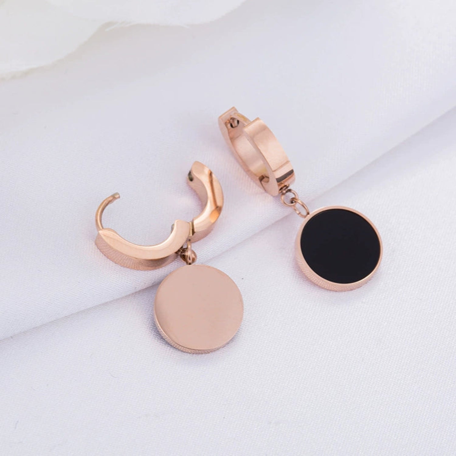 Rose Gold Black Disc Earrings JLT13556