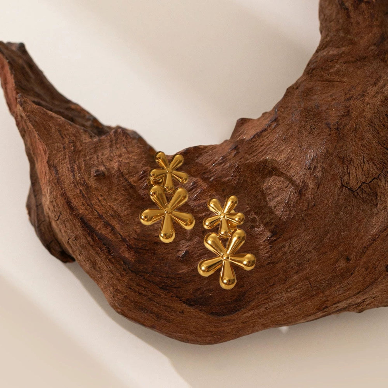 Double Flower Gold Stud Earrings JLT13639