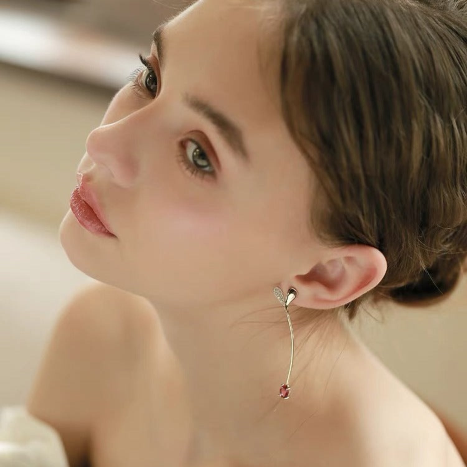 Gold Red Crystal Bud Earrings JLT13795