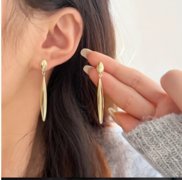 Gold Sleek Drop Earrings JLT13860