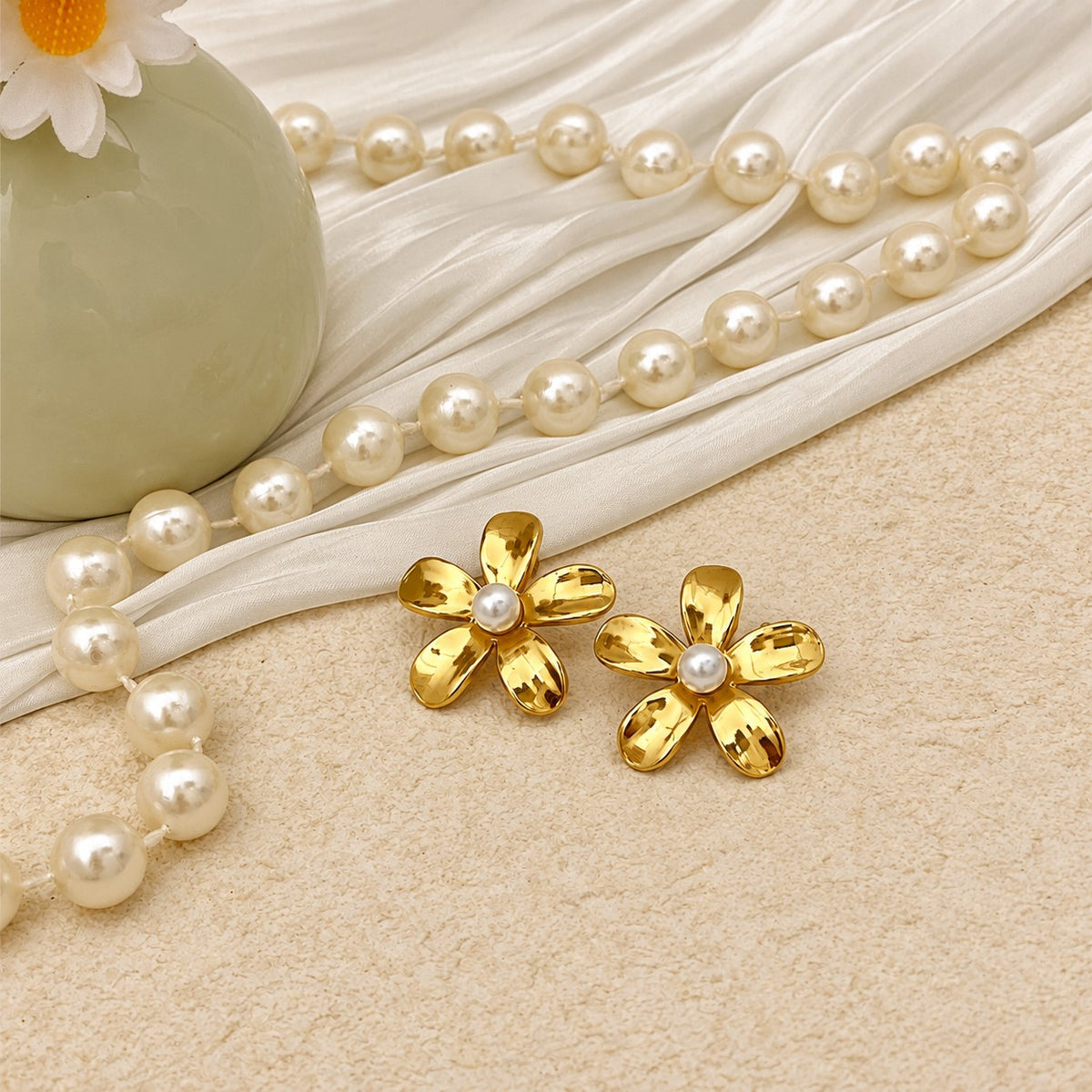 Petite Gold Flower Stud Earrings JLT14131