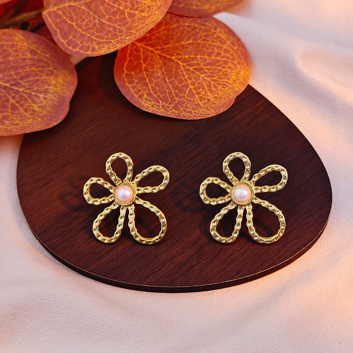 Open Petal Gold Flower Stud Earrings JLT14134