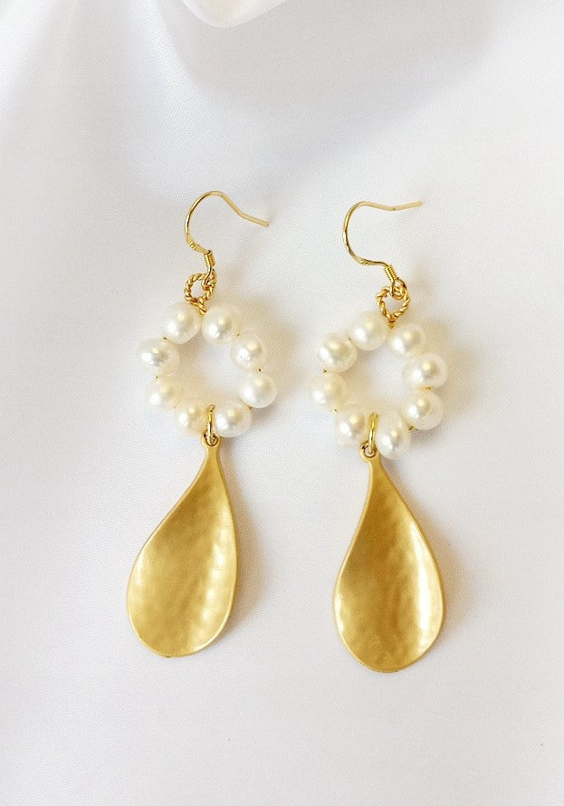 just-lil-things-Circle beaded shimmer leaf drop-Hook Earrings jlt9025
