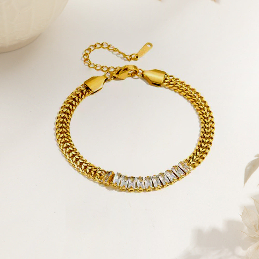 Minimalist Gold-tone Chain Bracelet with Clear Crystal Embellishments JLTB0677