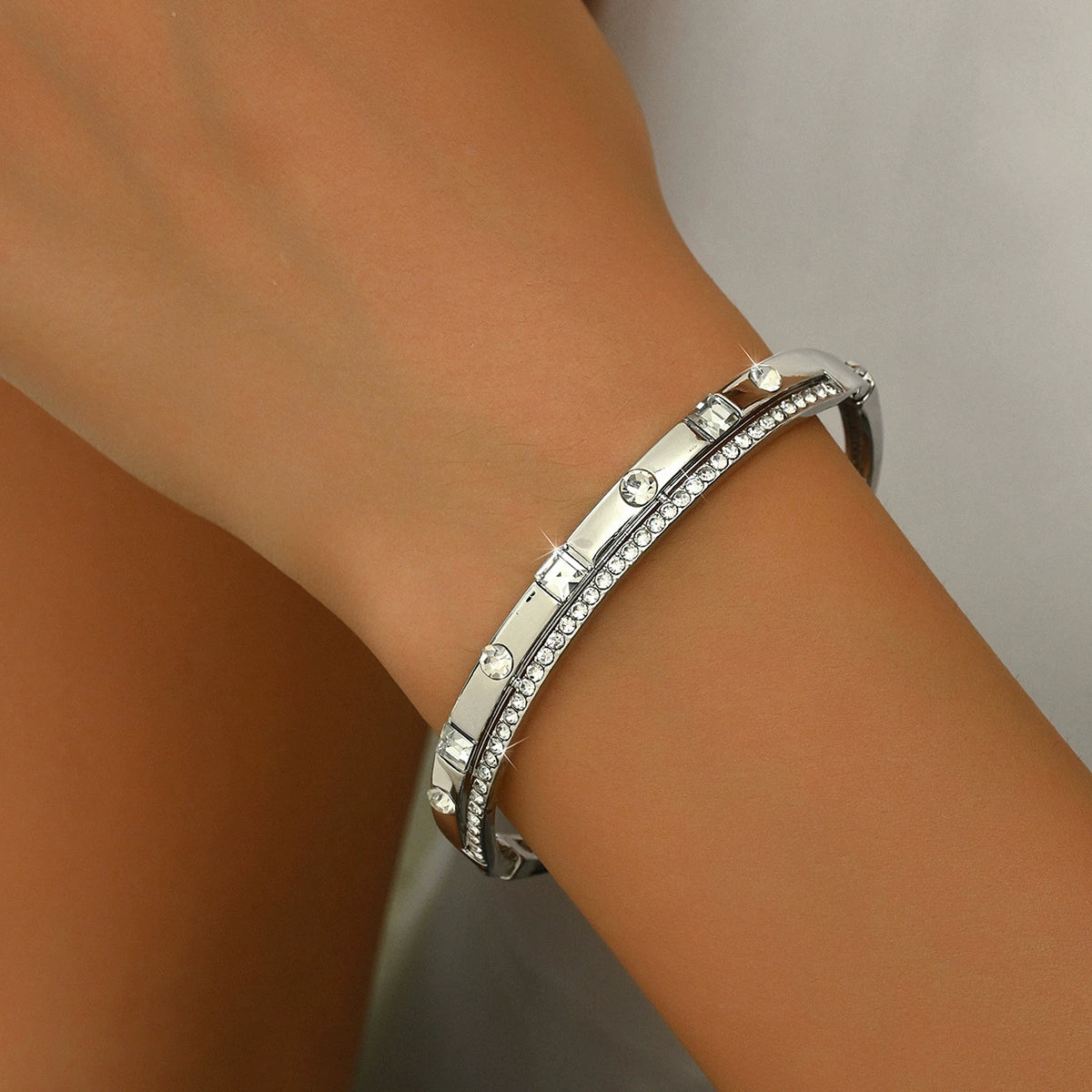 Radiant Elegance Silver Bangle high-end niche exquisite bracelet JLTB0727