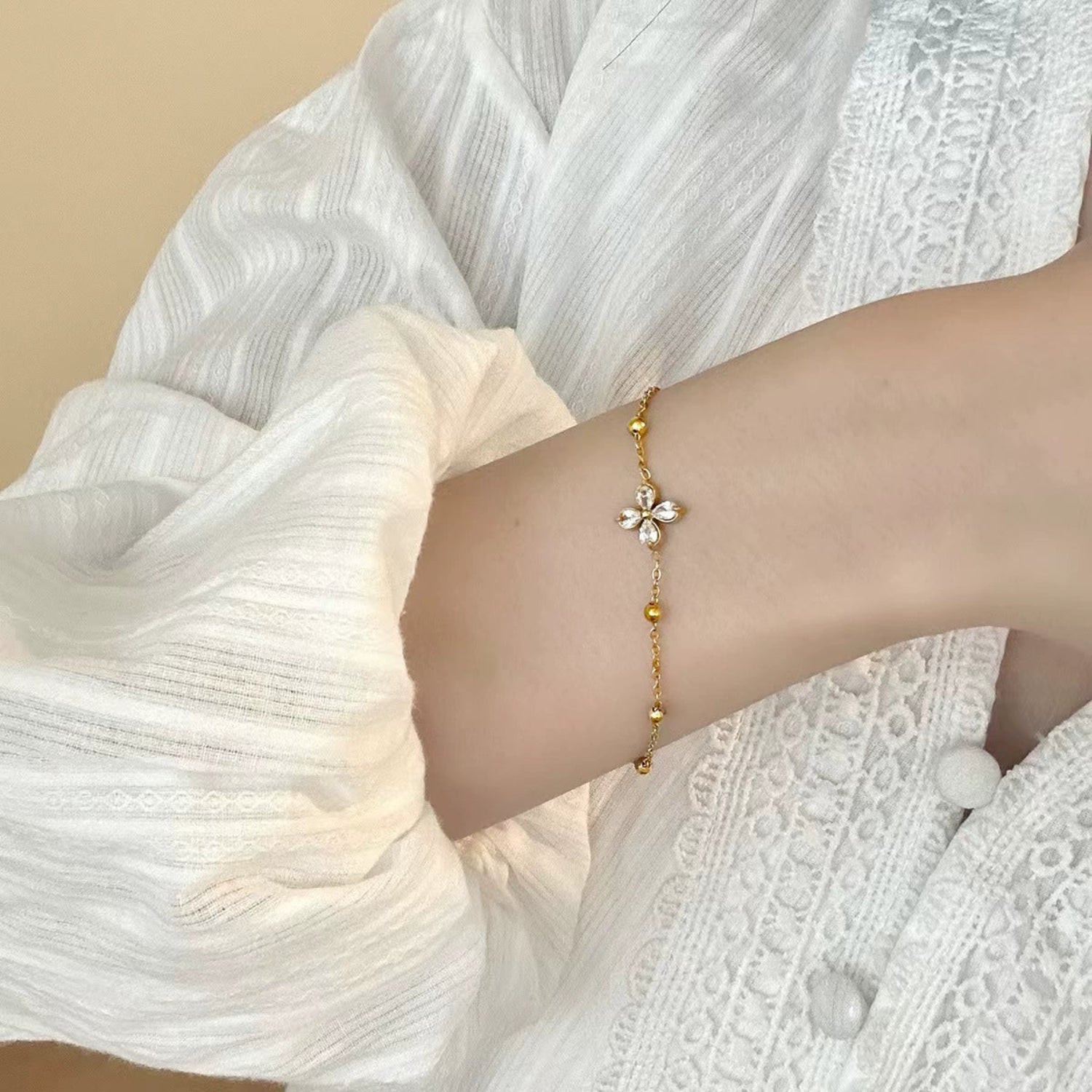 Gold Crystal Flower Charm Bracelet JLTB1036