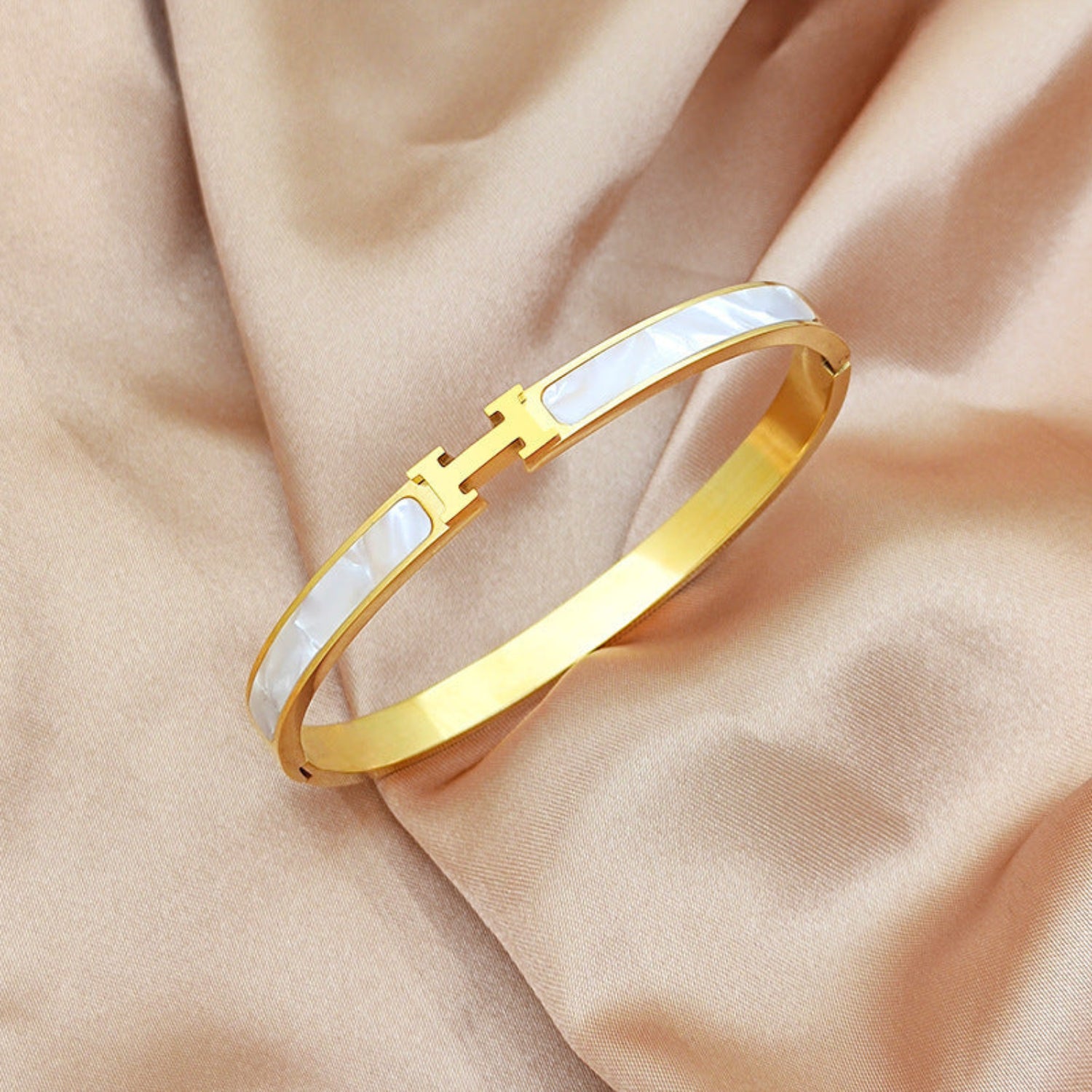 Gold White H Inlay Bangle JLTB1104