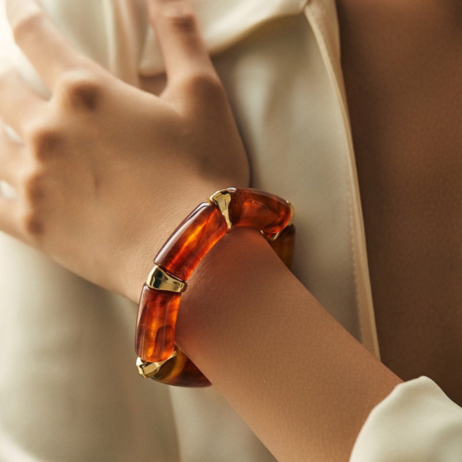 Amber Tortoise Resin Stretch Bracelet JLTB1129