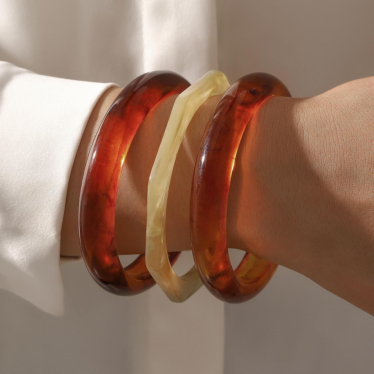 Elegant Amber & Ivory Resin Bangle Set JLTB1132