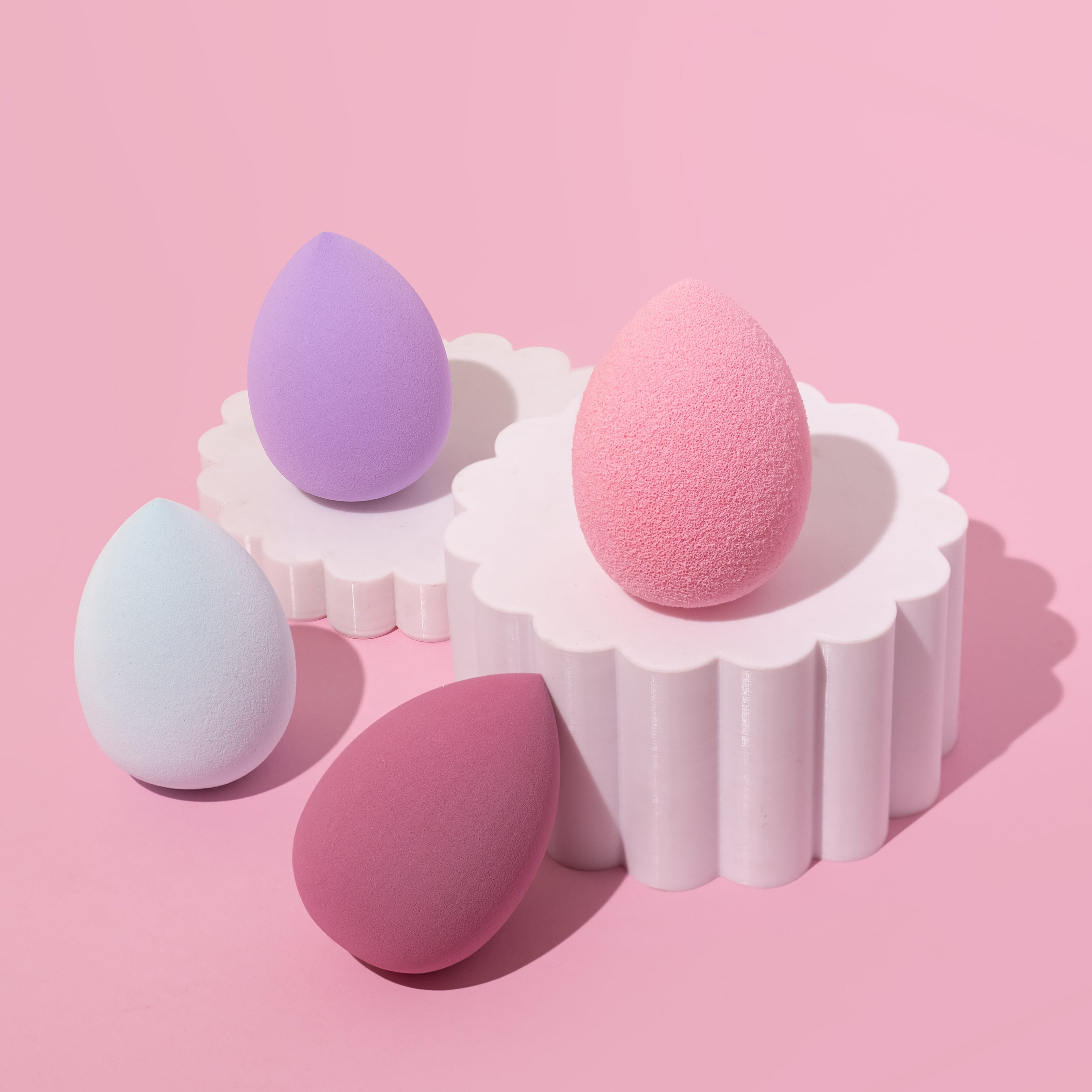 Professional Beauty Blender Sponge Makeup Applicator Puffs (Random Color)Pack of 4 JLTBASICSBB002