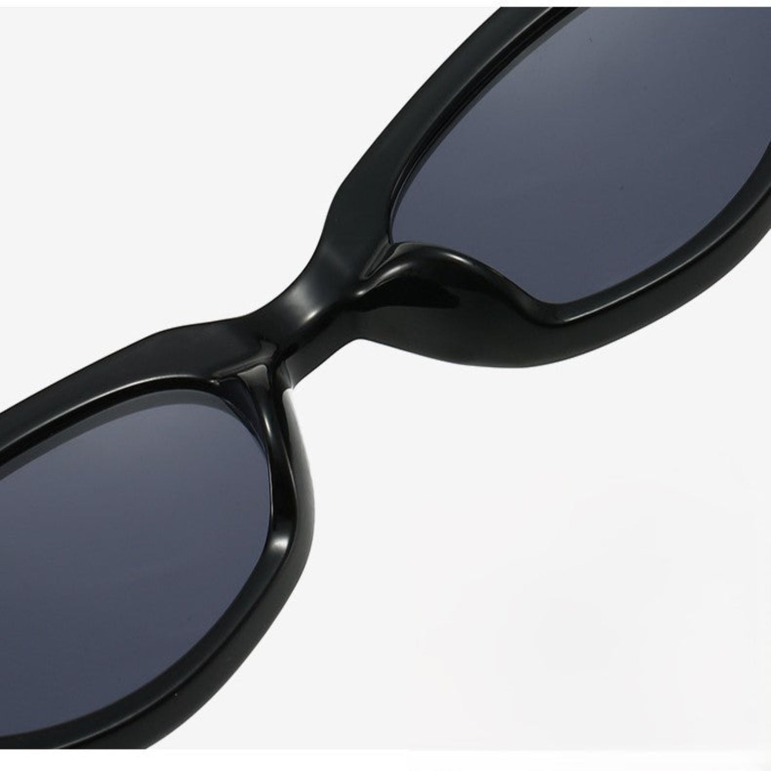 Black Cat-Eye Sunglasses JLTG0186