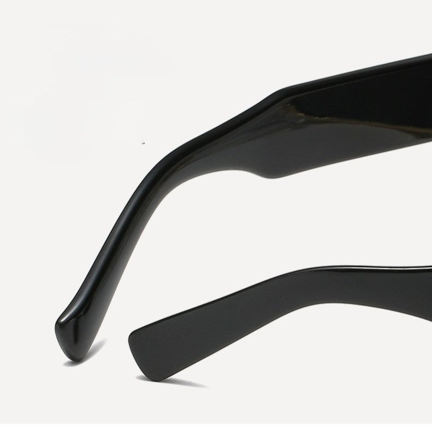 Black & Silver Rectangular Retro Sunglasses JLTG0209