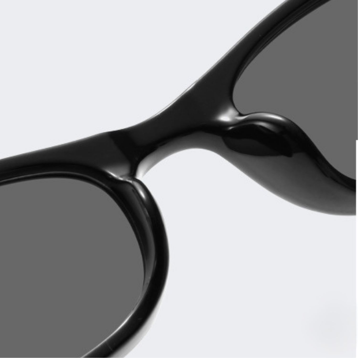 Classic Black Oval Frame Sunglasses JLTG0257