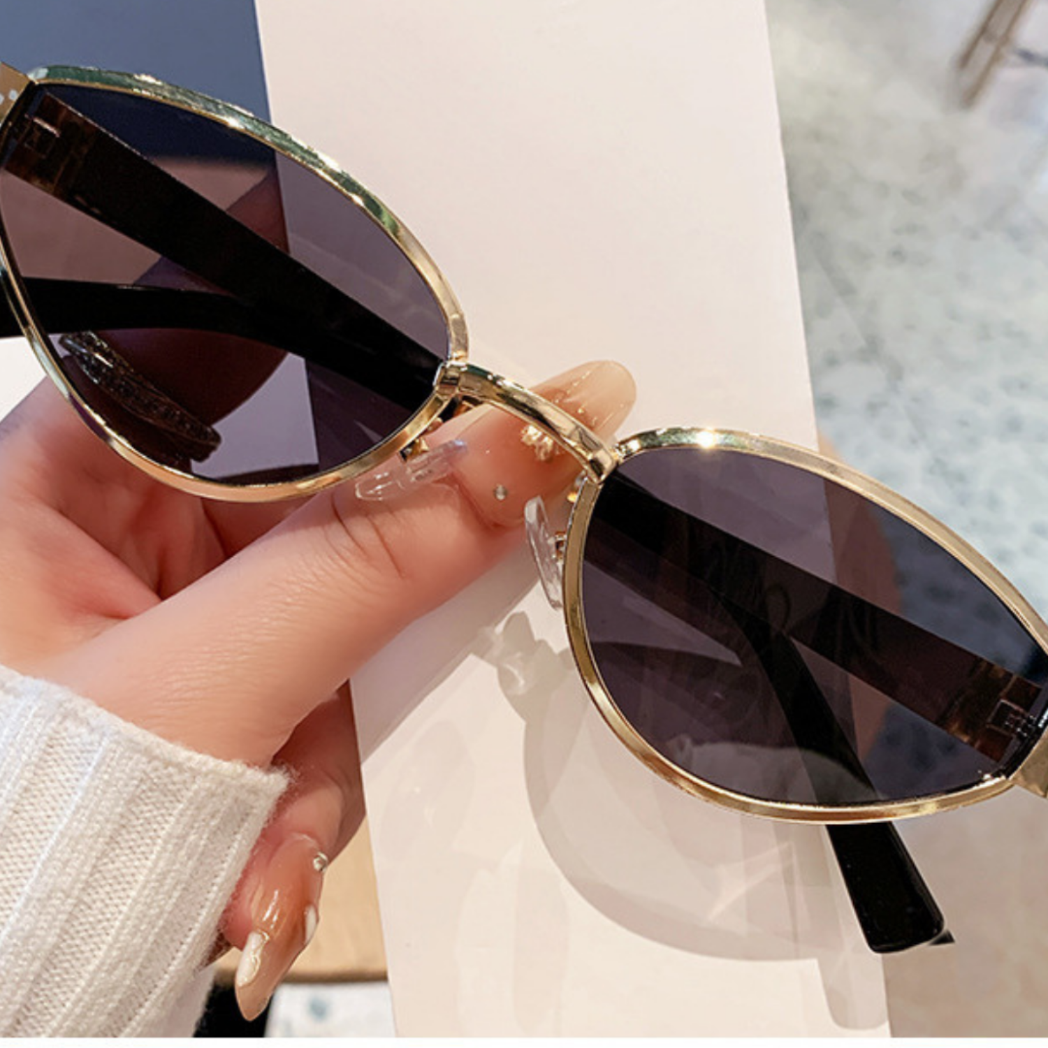 Gold Patterned Temple Black Sunglasses JLTG0372