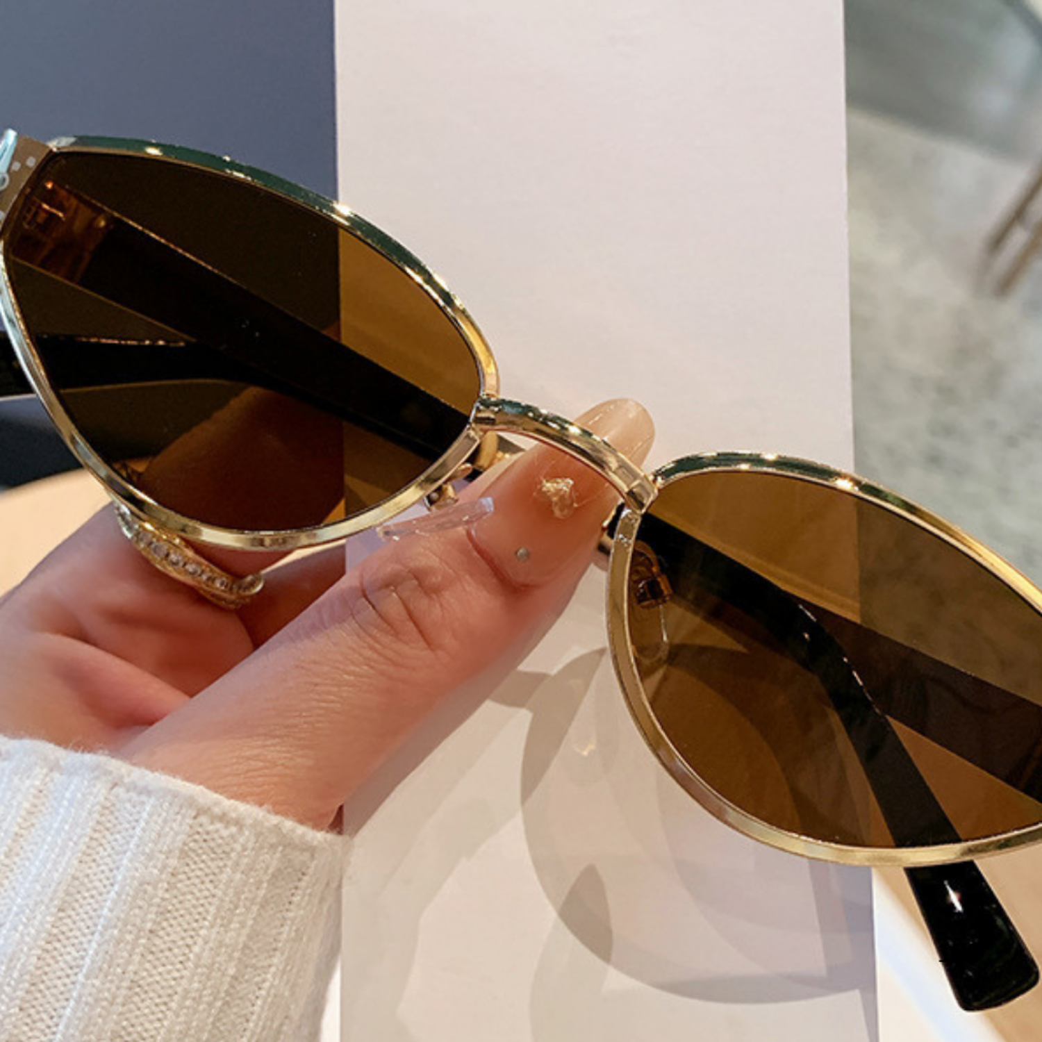 Gold Patterned Temple Brown Sunglasses JLTG0373