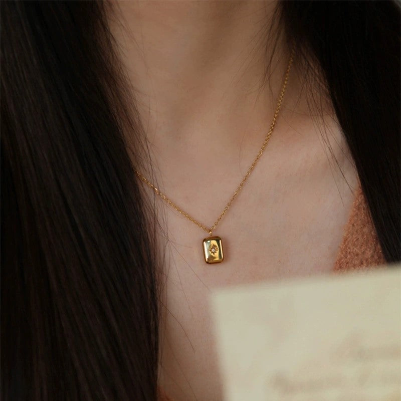Gold Star Engraved Pendant Necklace | Minimalist Charm for Everyday Elegance-jltn0640