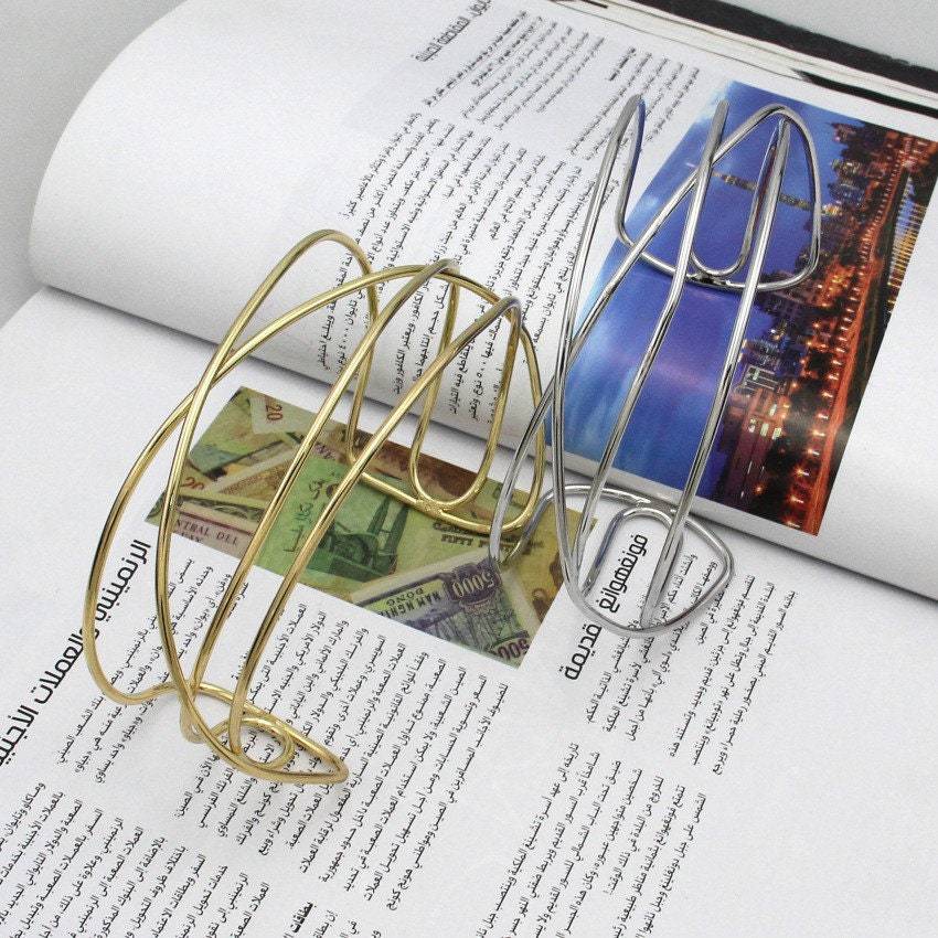 Just Lil Things Artifical Orbit Wrap Choker Necklace