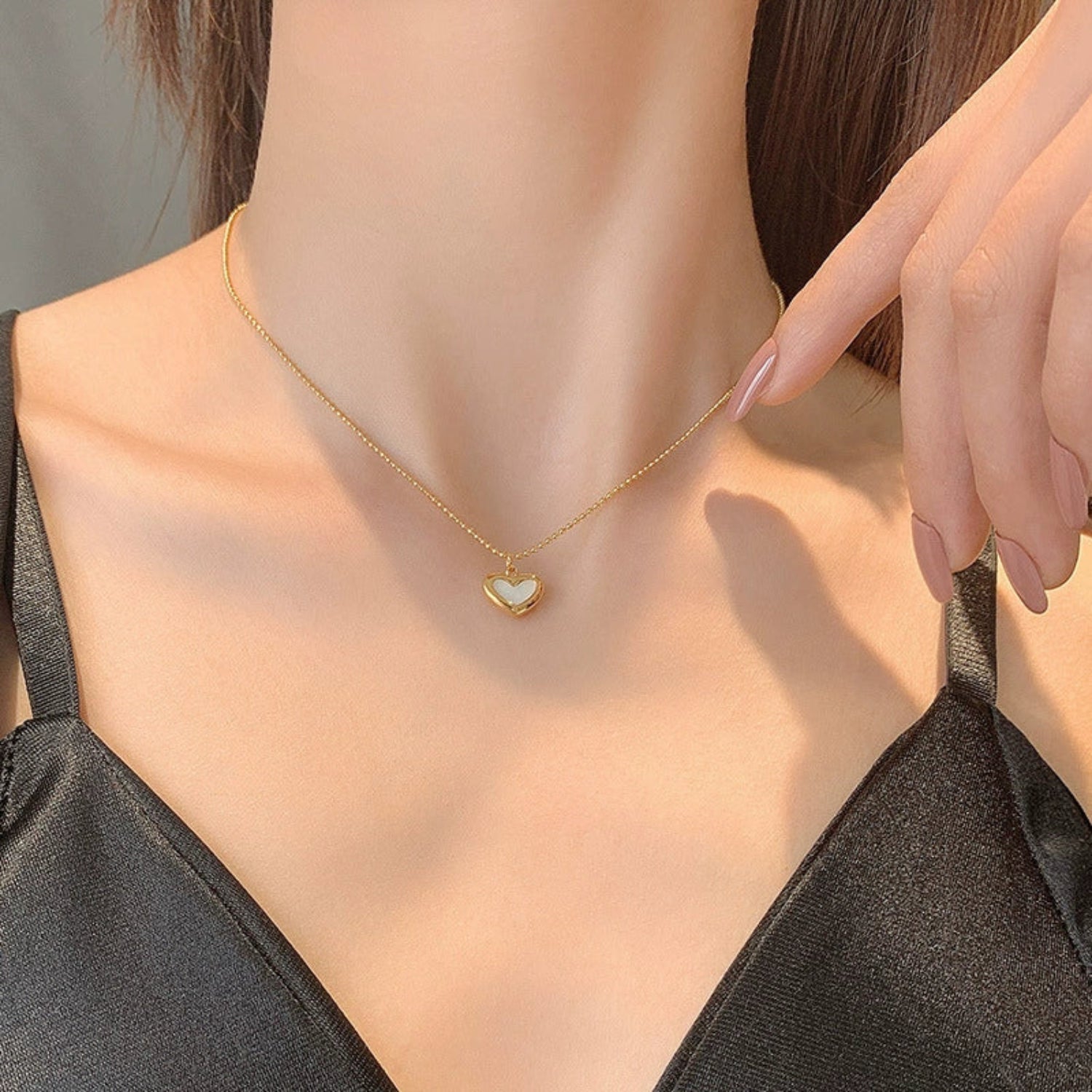 Gold Heart Shell Inlay Necklace JLTN1730
