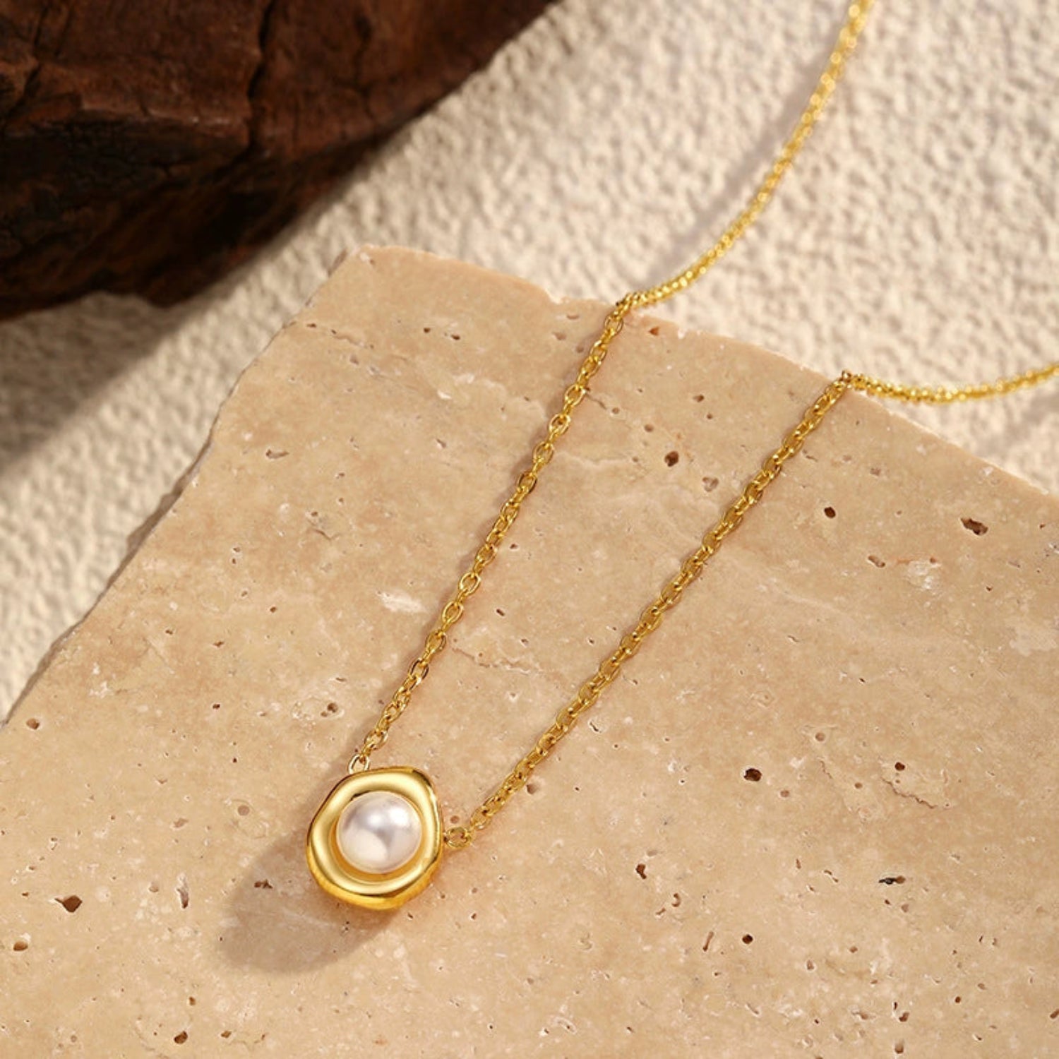 Gold Framed Pearl Solitaire 18k Gold Plated Necklace JLTN1756