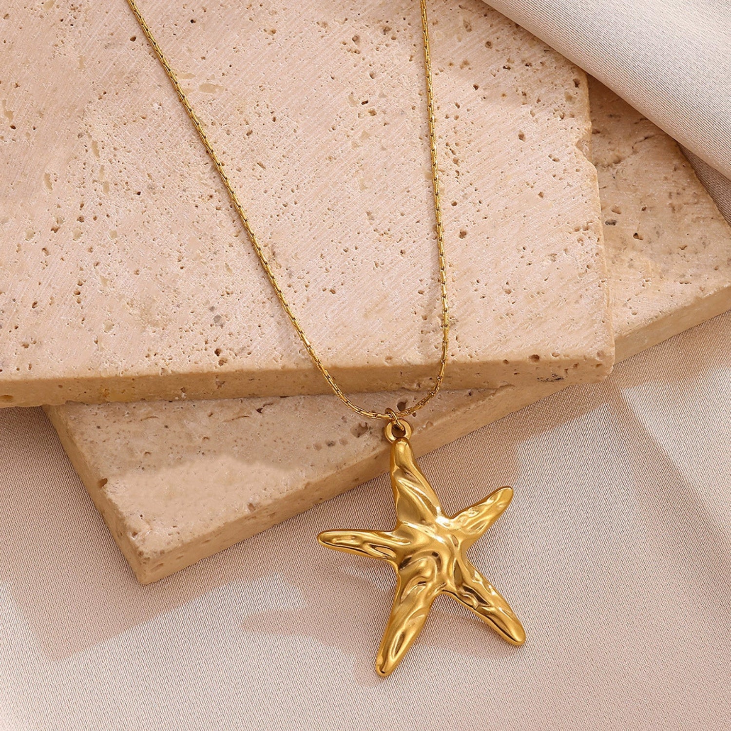 Gold Starfish Link Necklace JLTN1799