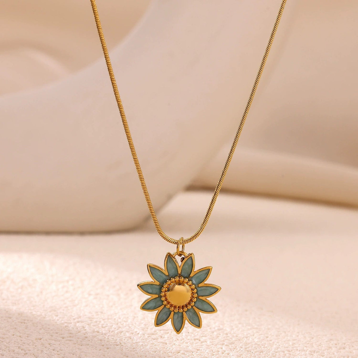 Enamel Flower Snake Necklace JLTN1802