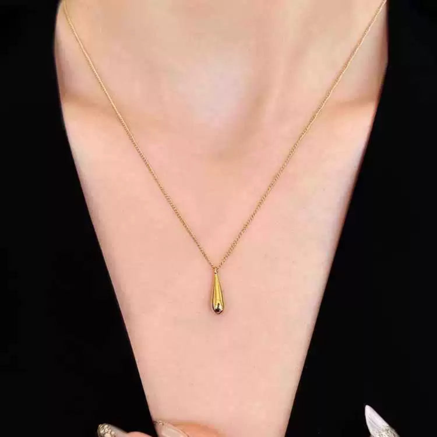 Gold Teardrop Minimalist Pendant Necklace JLTN1824