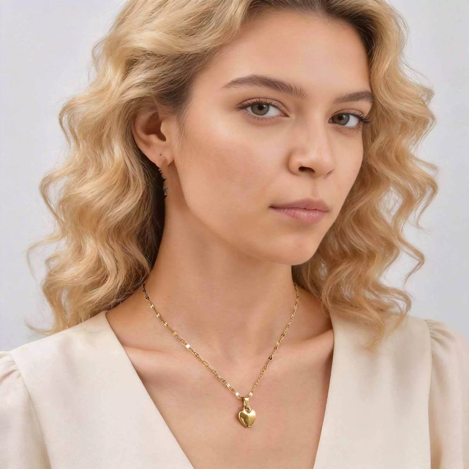 Gold Heart Pendant Link Necklace JLTN1851