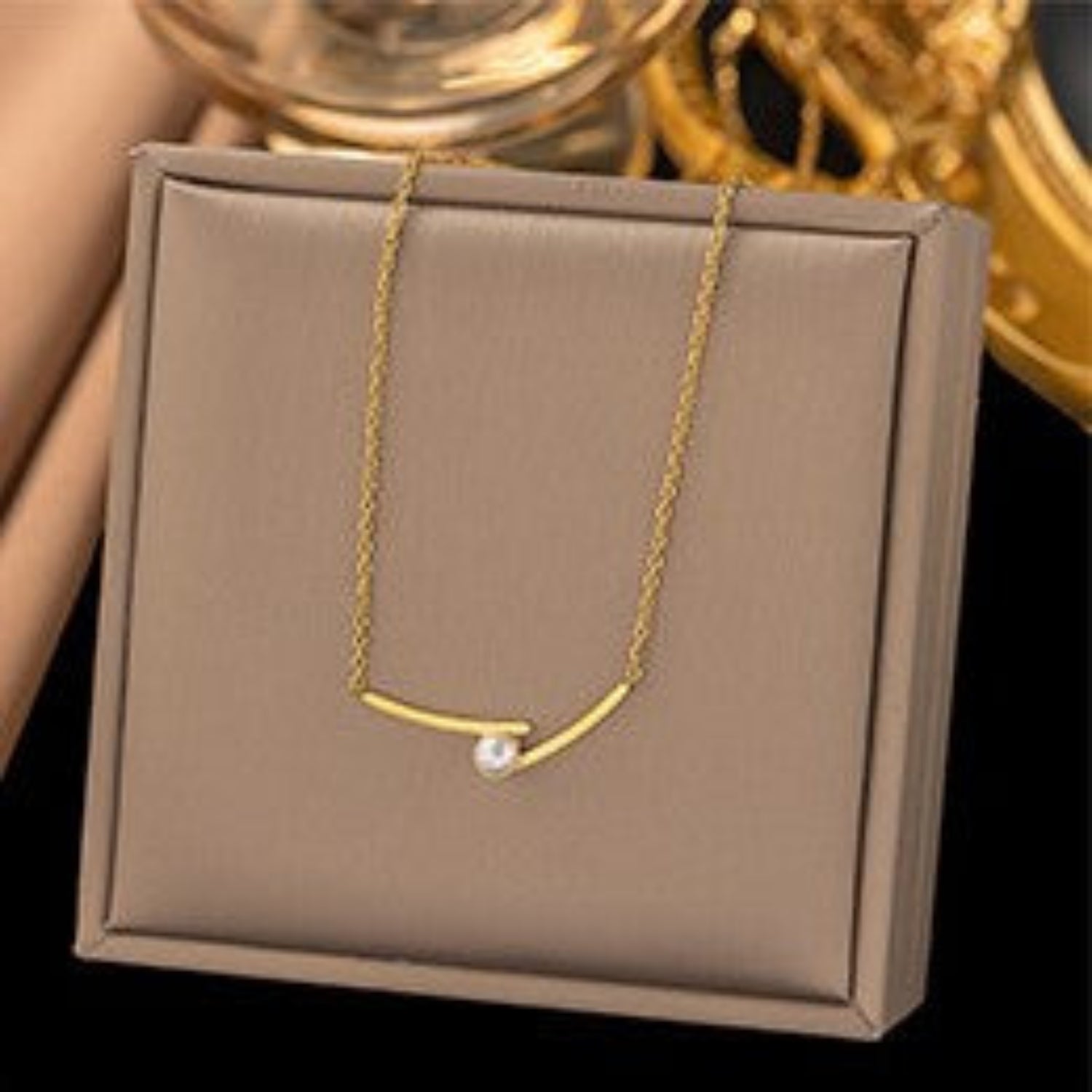 Gold Pearl Curved Bar Necklace JLTN1861