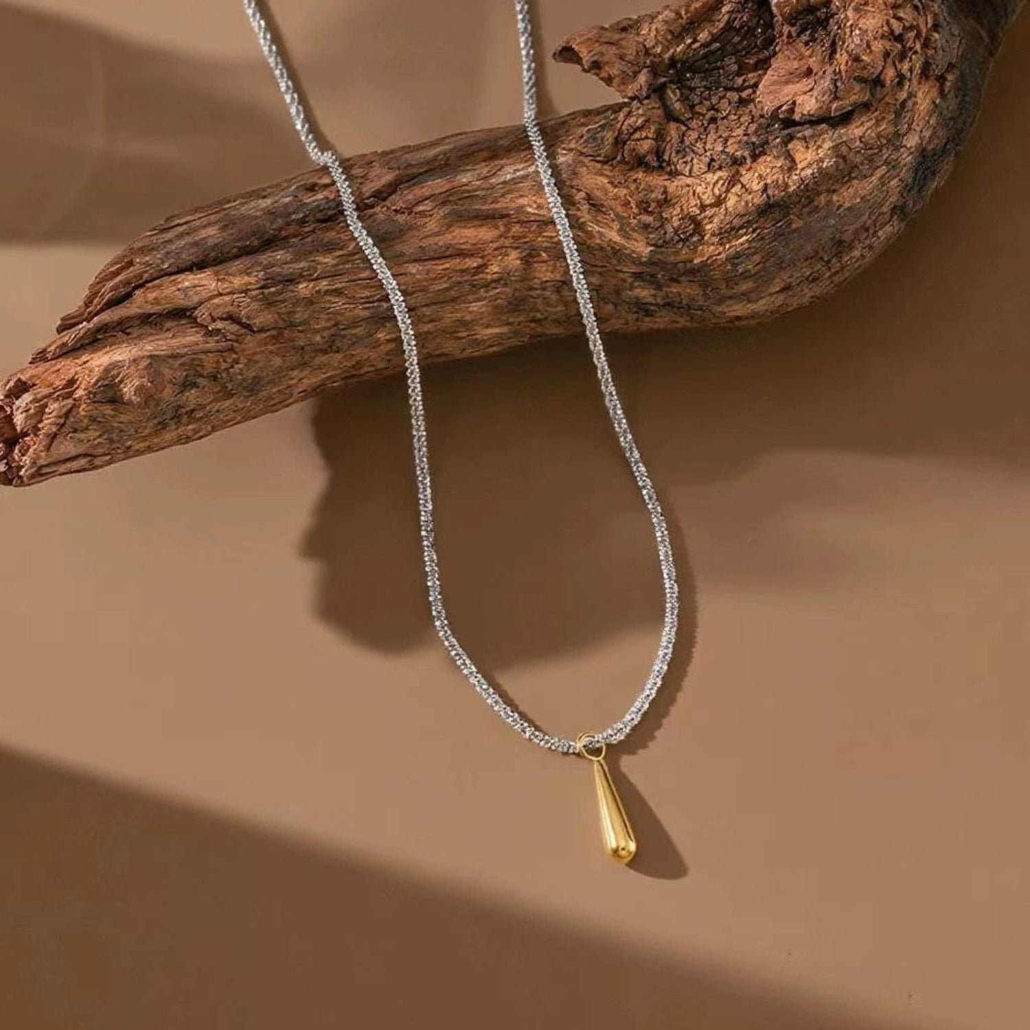 Gold Teardrop Pendant Sparkle Chain JLTN1894