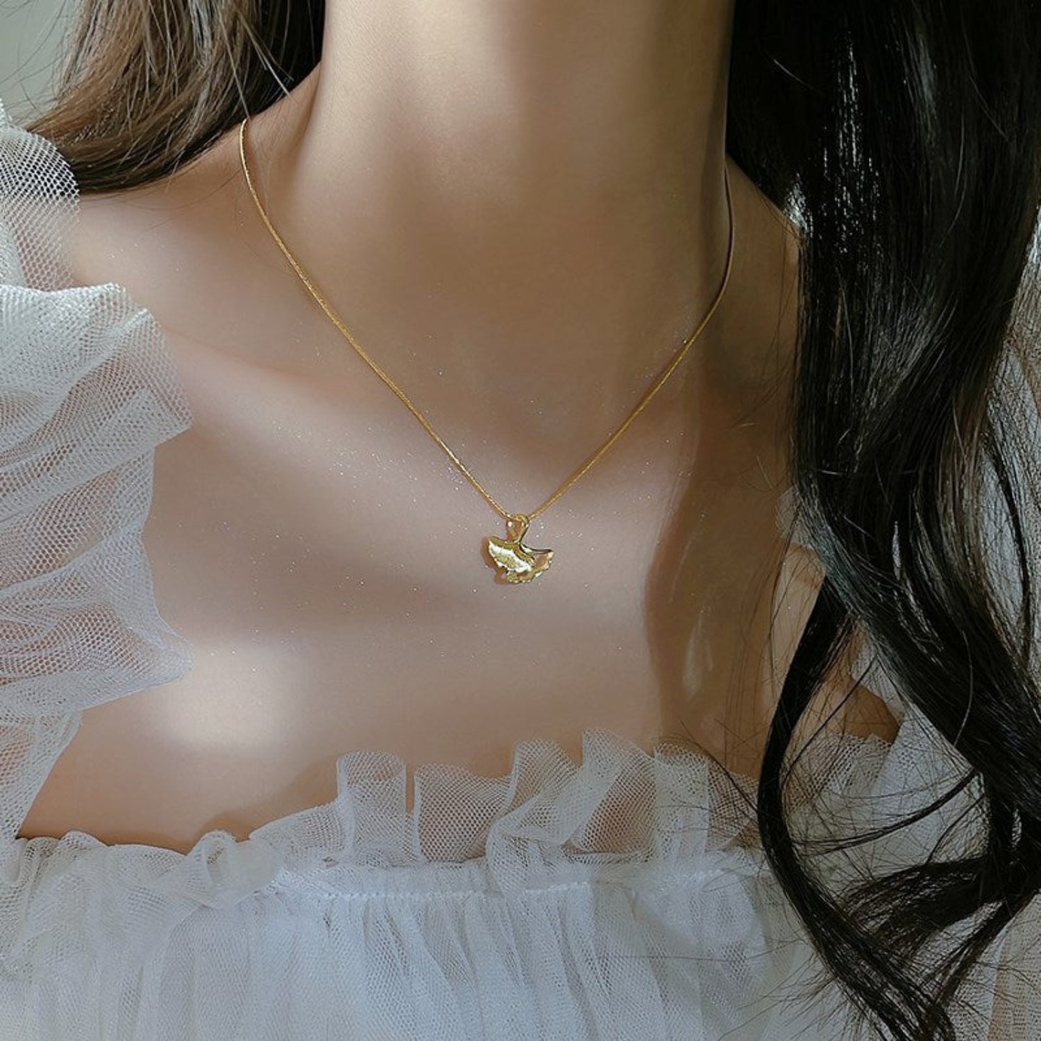 Gold Ginkgo Leaf Pendant Necklace JLTN1969