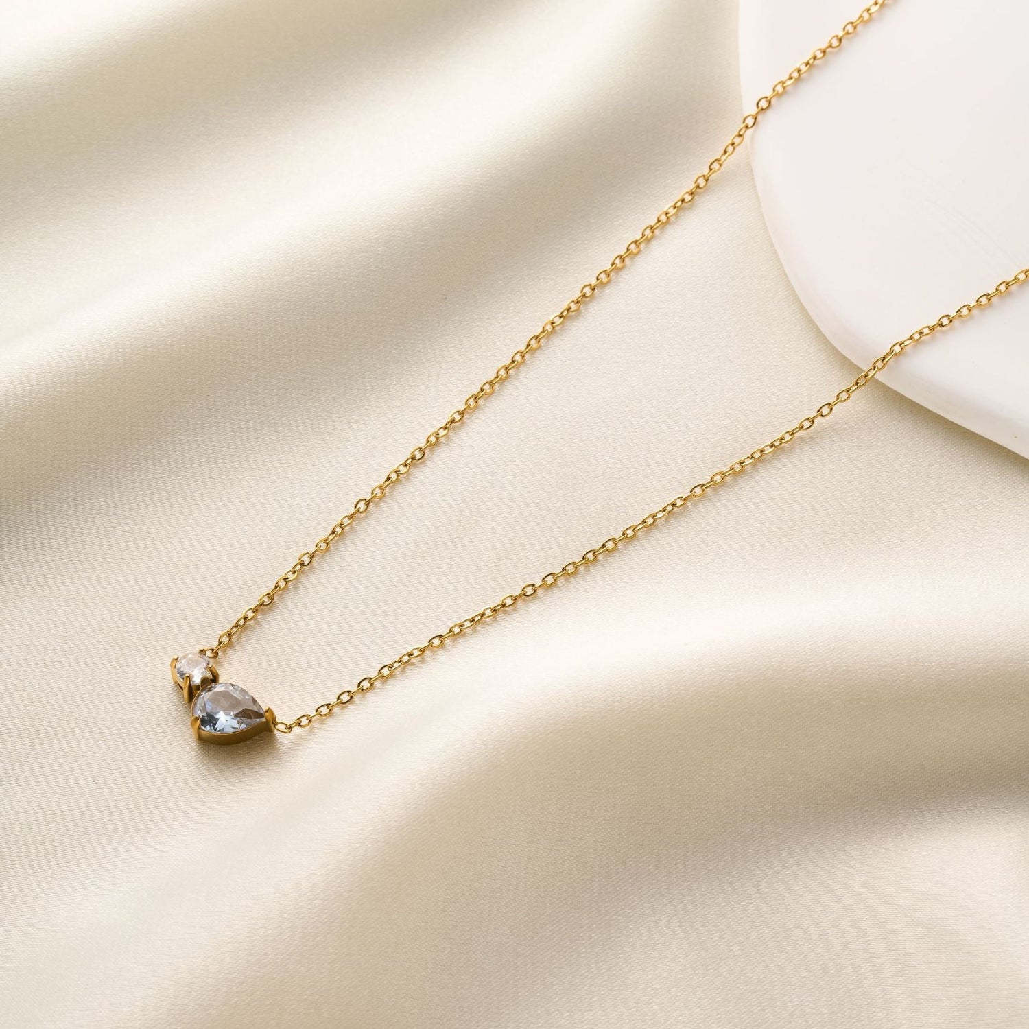 Gold Crystal Teardrop Pendant Necklace JLTN2005