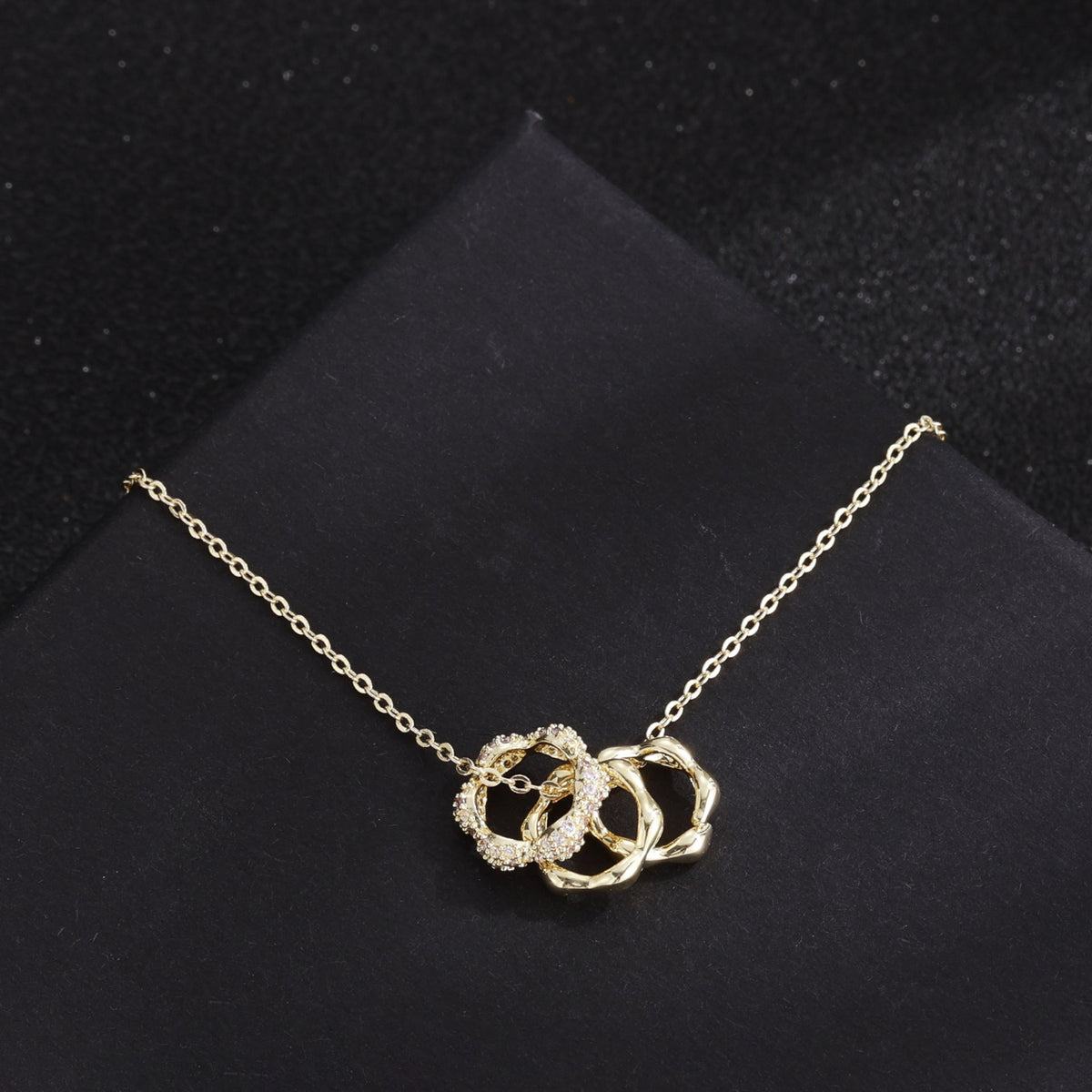 Gold Interlocking Ring Pendant Necklace JLTN2023