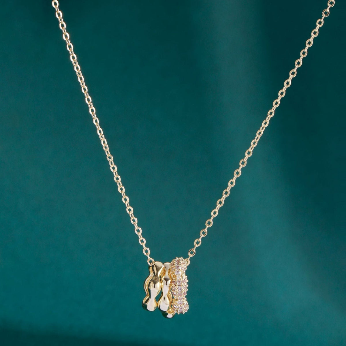 Gold Interlocking Ring Pendant Necklace JLTN2023
