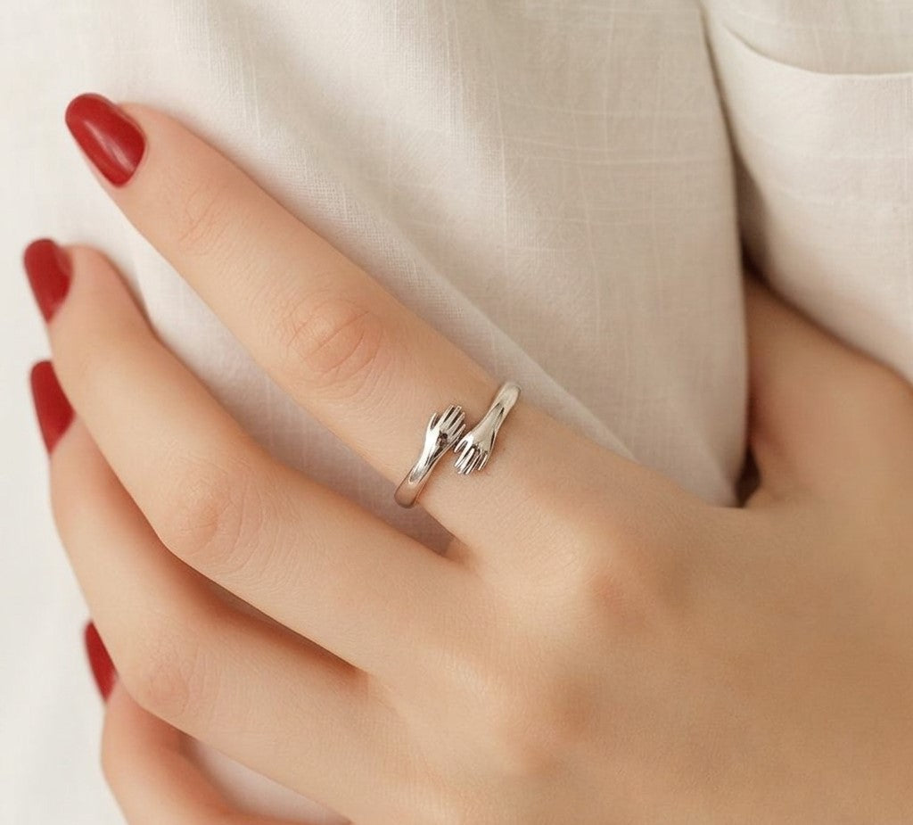 Vintage Hugging Hand Styled Silver Rings JLTR0420