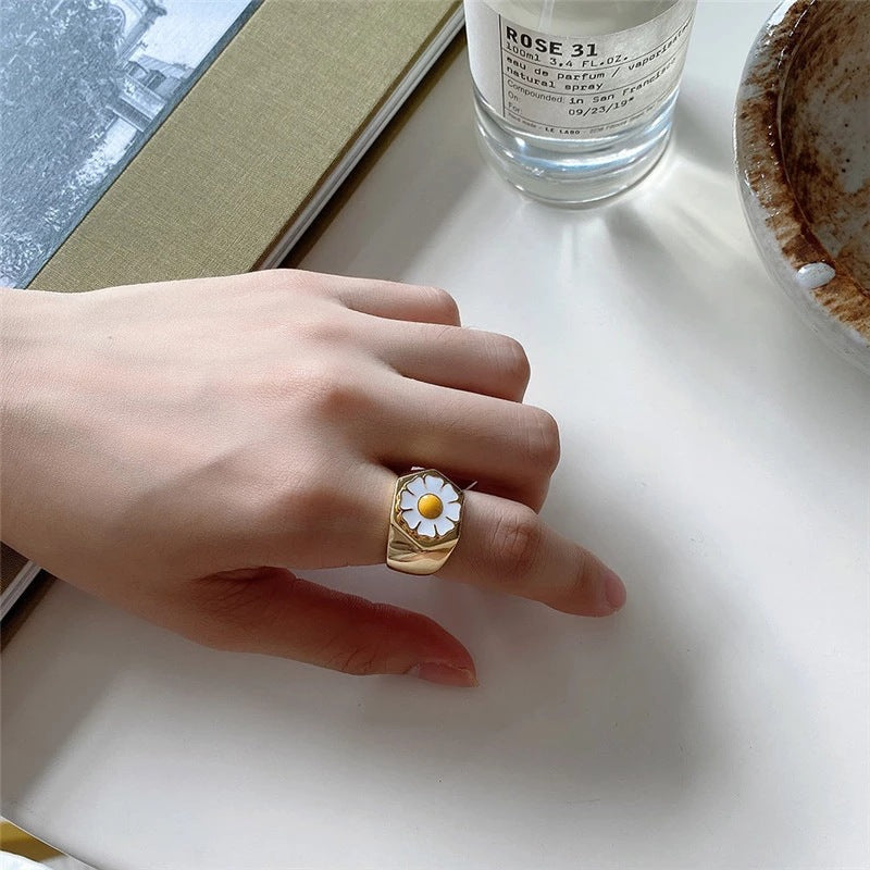 Daisy Bloom Gold Ring JLTR0544