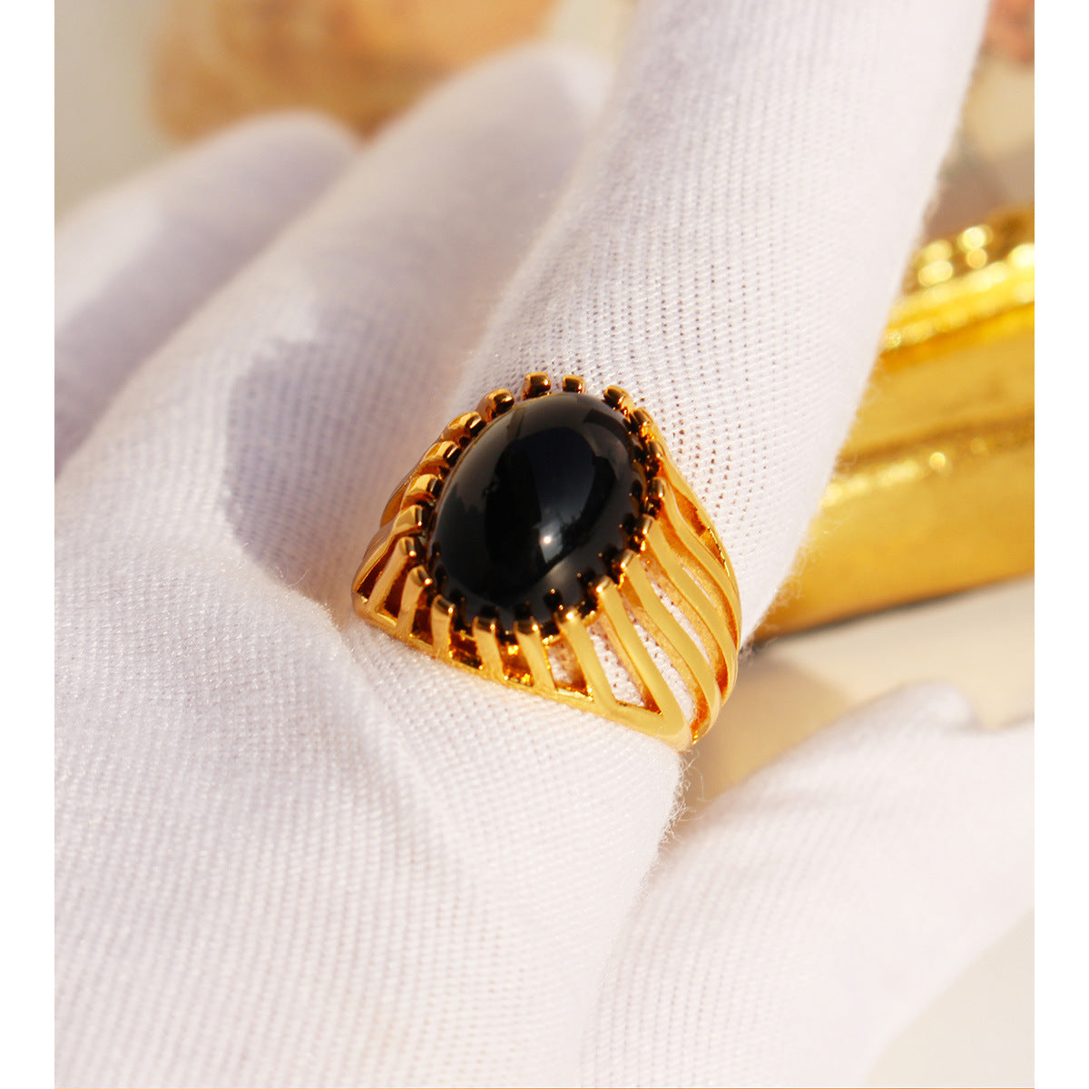 Luxe Black Noir Oval Ring JLTR0588
