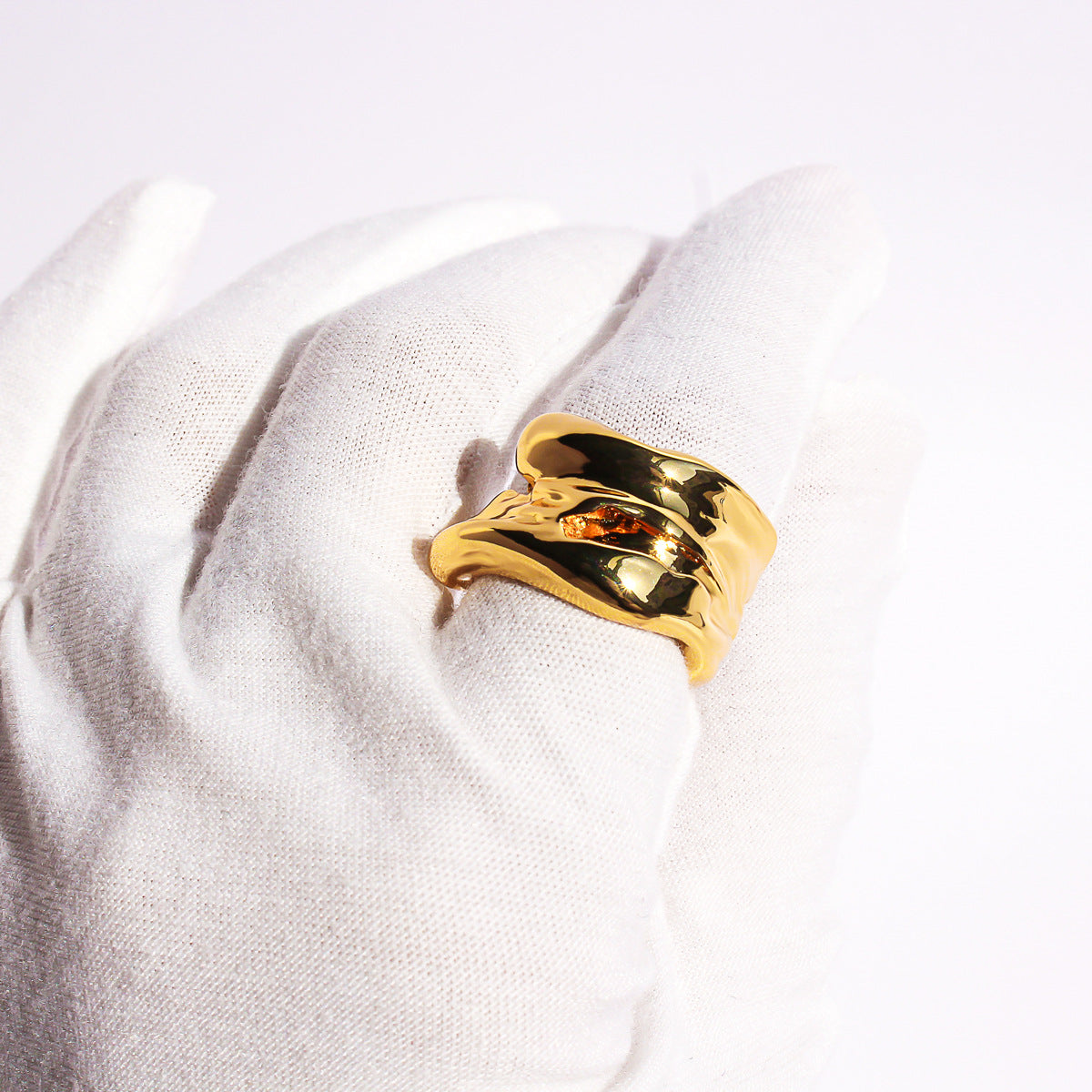 Golden Swirl Statement Ring JLTR0595