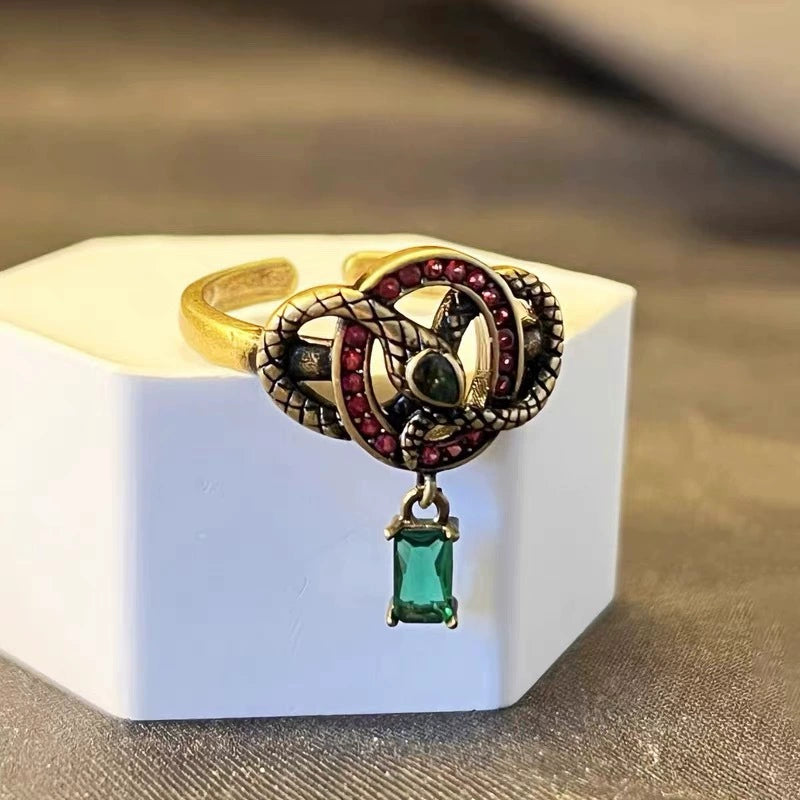 Vintage-Style Ring with Pink Accents & Green Gem JLTR0601